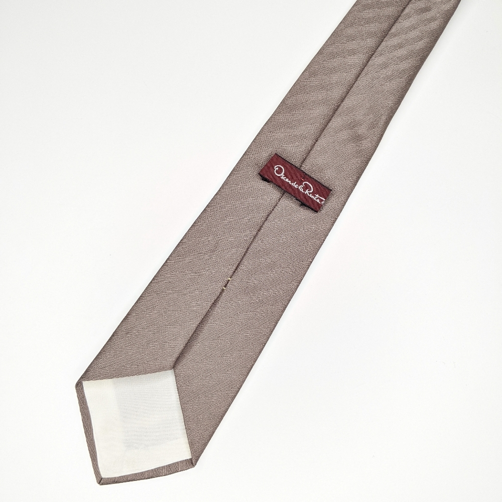β Oscar De La Renta Light Brown Tie - Picture 3 of 3